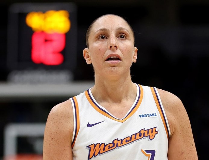 Diana Taurasi rips WNBA salaries compared to overseas pay during her time playing: 'Janitor made more'