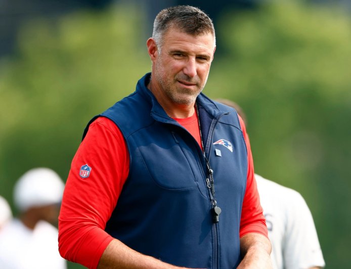 Mike Vrabel left bleeding from face after fight broke out in brutal Patriots-Commanders practice