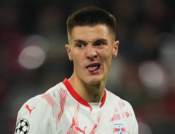 Man United and Arsenal questioned why they chose Benjamin Sesko and Viktor Gyokeres over Premier League striker