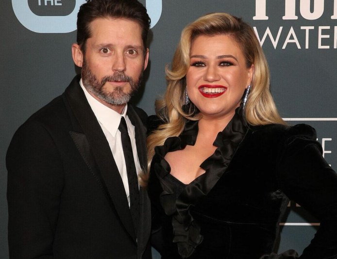Kelly Clarkson Fans Shocked By Singer Canceling Vegas Residency Over Ex-Husband's Illness After Divorce Drama