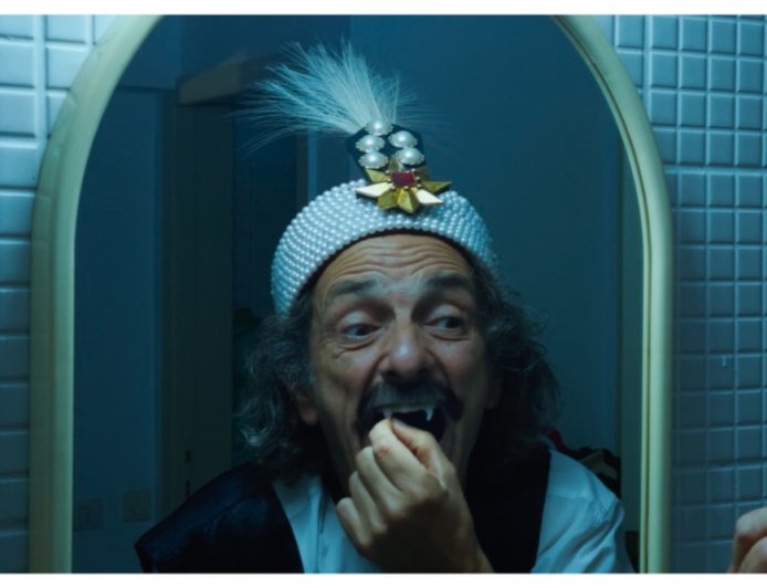 Sex, TikTok and Ed Wood: Radu Jude Uses All the Tricks in Rule-Breaking ‘Dracula,’ but at Least He ‘Didn’t Kill Anybody’
