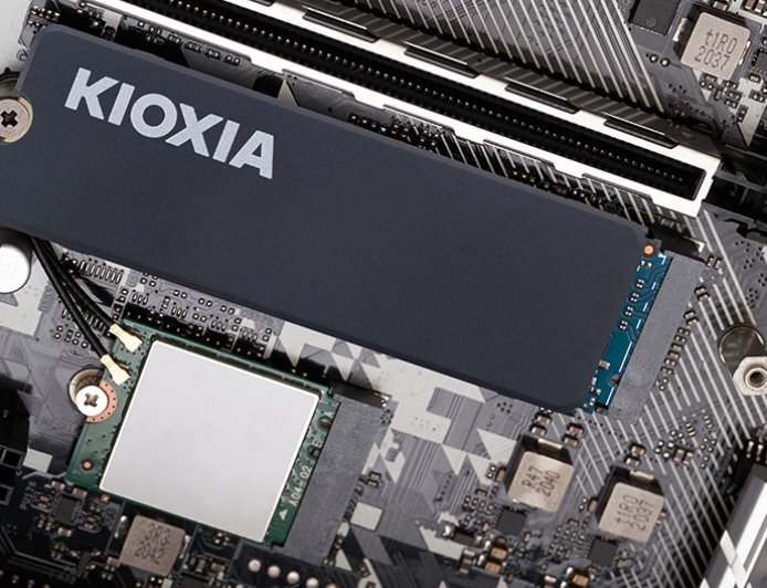 铠侠 2026 财年第一财季营收 3428 亿日元，同比下滑 20%、环比下滑 1%