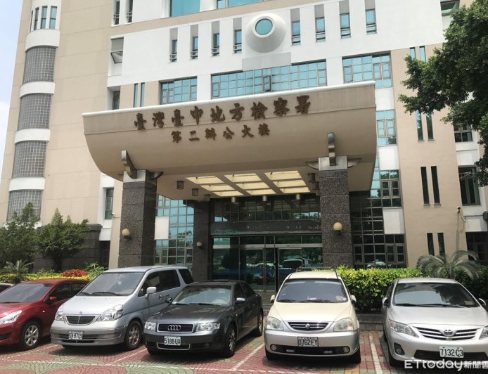 二寶媽騎車對撞貨車搶救18天亡 男喝高粱「隔7hrs仍殘留」慘了