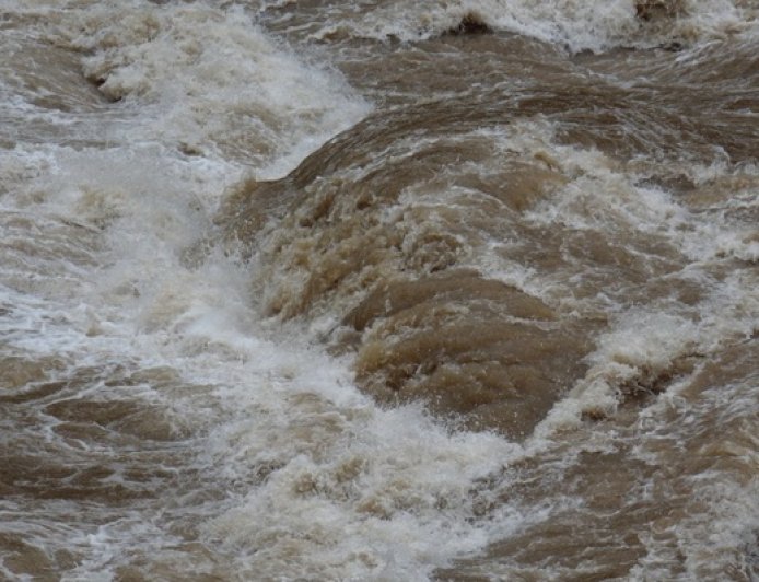 甘肃榆中山洪灾害已致10人遇难33人失联，2700余人正参与救援