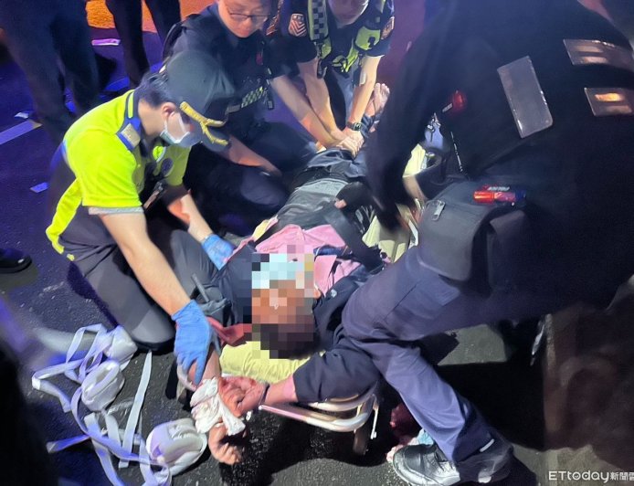 新竹醉漢「持刀搶救護車」　國道狂飆