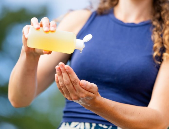 Shoppers 50+ Say This Bestselling Massage Oil 'Diminished Cellulite' — 47% Off