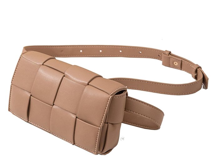 Jennifer Aniston’s Go-To Woven Bag Is a Hands-Free Staple — Get the Look