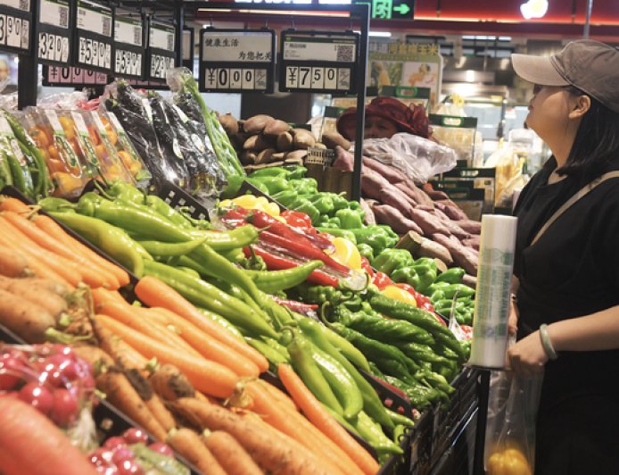 受食品价格较低影响，7月CPI同比持平