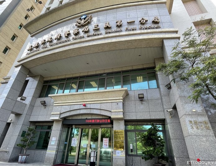 高雄巡佐車子霸停影印店門口!還嗆:不移怎樣 分局開鍘記申誡
