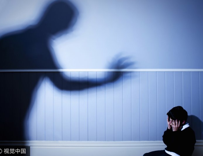 變態叔拿平板誘惑!5度口交國小童 他搜「為什麼吃雞雞」母嚇傻