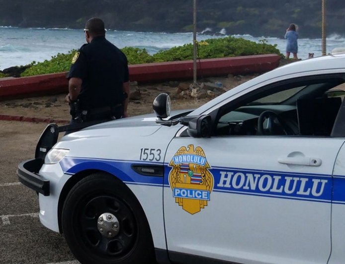 Manhunt underway in popular tourist destination after sulfuric acid attack critically burns pedestrian