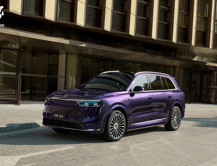 鸿蒙智行问界 M8 纯电版车型前备箱支持智界 R7 同款“敲一敲”方式开启