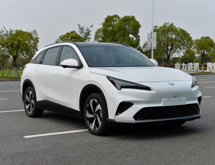 极狐新款阿尔法 T5 申报图公布：全新前脸设计，现款 11.98 万元起