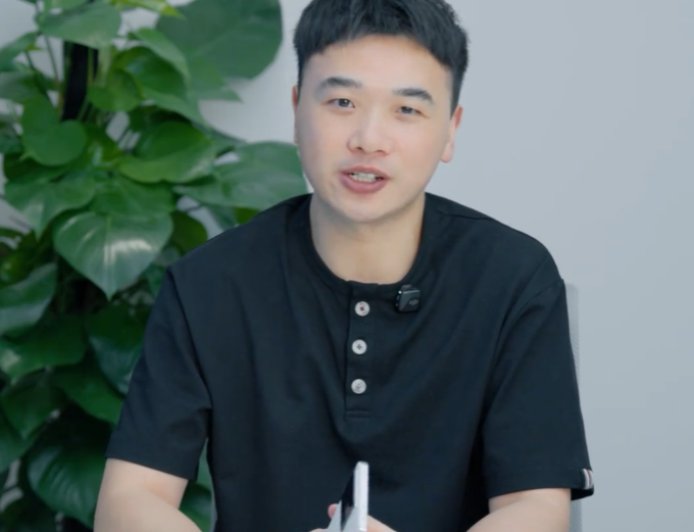 realme 真我 GT8 系列手机 10 月上市，预计搭载 2K 直屏 + 骁龙 8 Elite 2