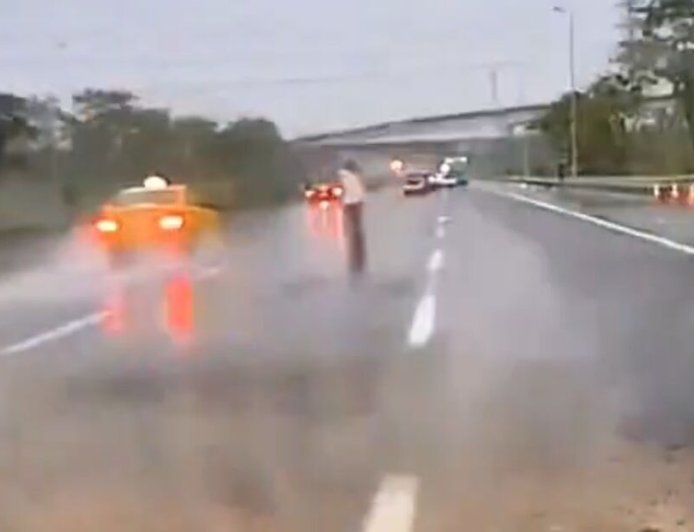 國3新化路段連2起車禍 男子竟站路中央交管!國道警說母湯