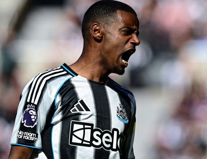 &#8216;Everyone&#8217;s best interest&#8217; &#8211; Newcastle told why they should cash in on Alexander Isak