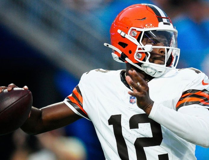 Browns coach adds to quarterback intrigue following Shedeur Sanders' great preseason debut