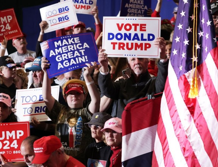 Washington Post's effort to court conservatives could drive away its liberal readers, ex-fact checker warns