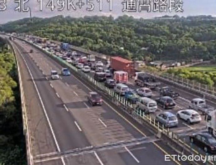 國3苗栗苑裡4大車連環撞2傷!交通大打結 傍晚6時還在塞