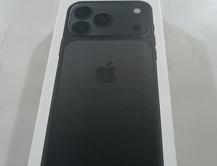 山寨 iPhone 17 Pro 现身：运行安卓系统，界面模仿苹果 iOS