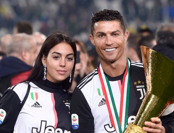 Cristiano Ronaldo's longtime girlfriend Georgina Rodriguez announces engagement by showing off massive ring