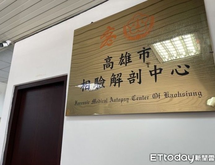 獨/高雄男駕車撞路燈送醫因故死亡 檢方還沒相驗遺體已火化