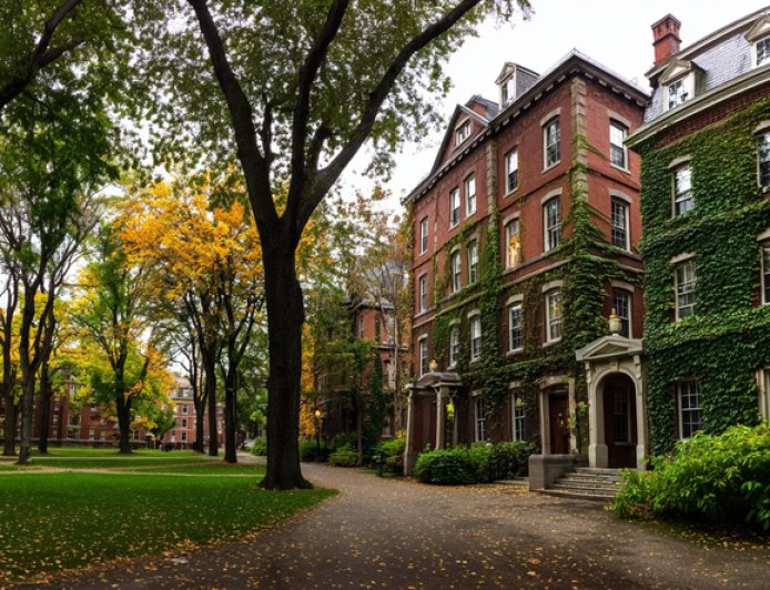 哈佛向特朗普政府“低头”