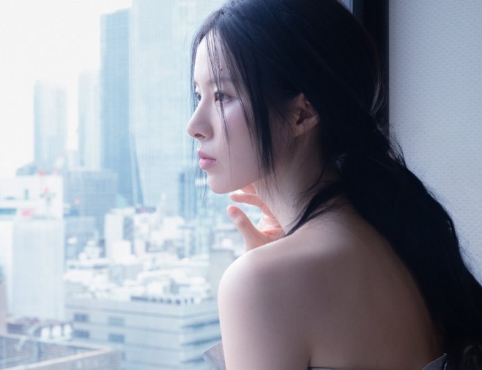 Lim Kim Signs With Universal Music Korea