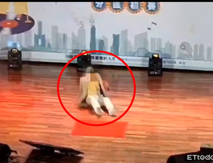 燒肉粽歌王翻版！翁台上唱到一半突倒地不治　全場目睹嚇傻