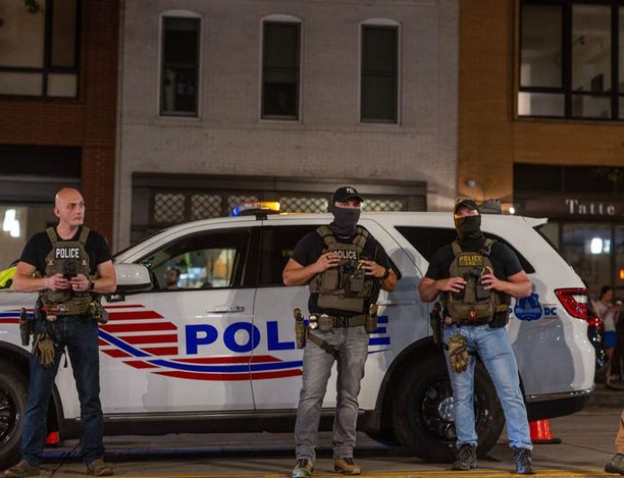 DC shop owners alarmed by ‘out of control’ youth crime as Trump deploys National Guard