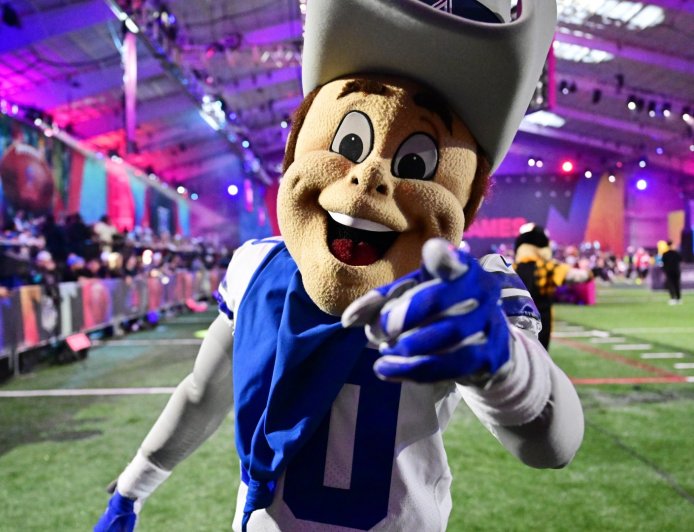 Ranking all 32 NFL teams’ mascots by how likely they are to win in a fight