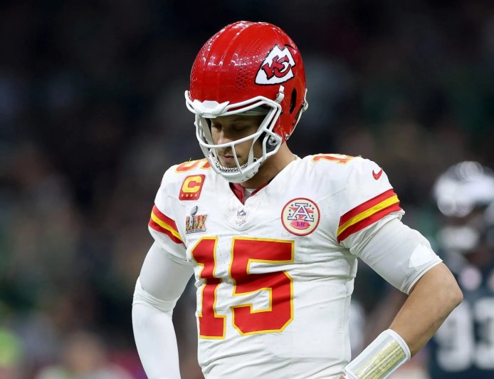 FS1 host gets shredded by fans for insisting that Patrick Mahomes and Travis Kelce are done