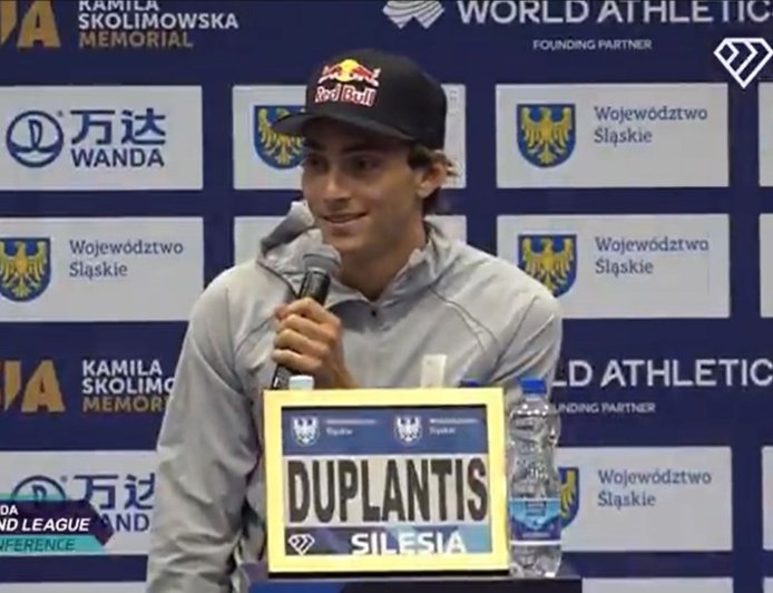 Noah Lyles doesn’t hesitate when Mondo Duplantis interrupts press conference to ask controversial question