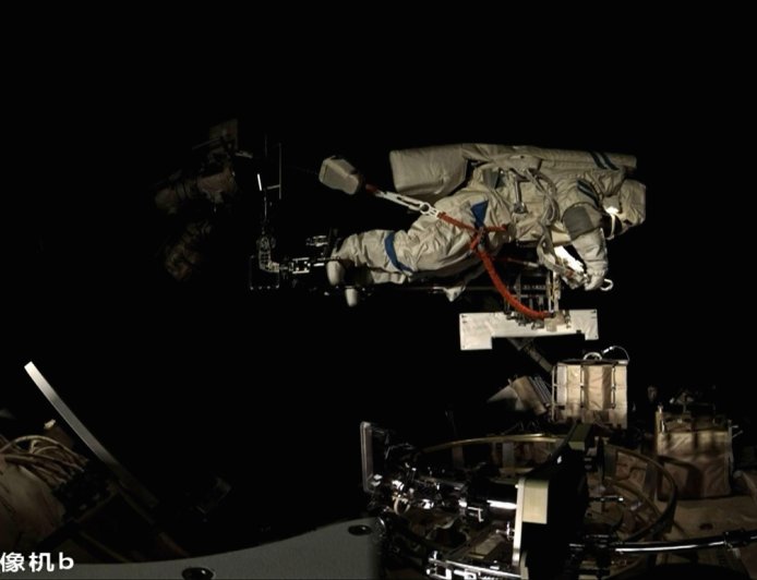 神舟二十号航天员乘组圆满完成第 3 次出舱活动