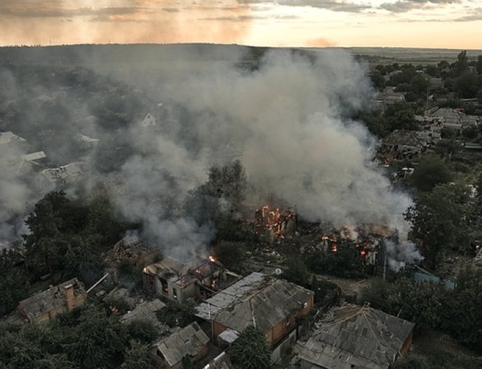 峰会前大打出手：乌克兰袭击俄主要炼油厂，顿涅茨克扩大撤离令