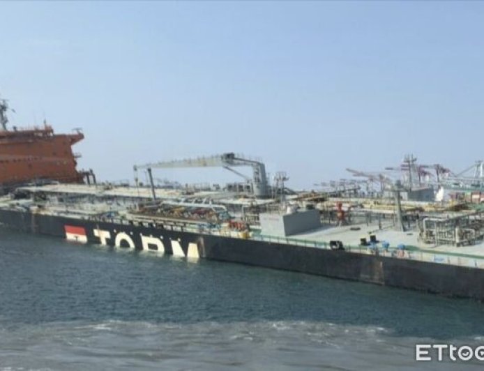 丹麥籍油輪撞高雄港破裂 交部修法明定水域施工浮標規格