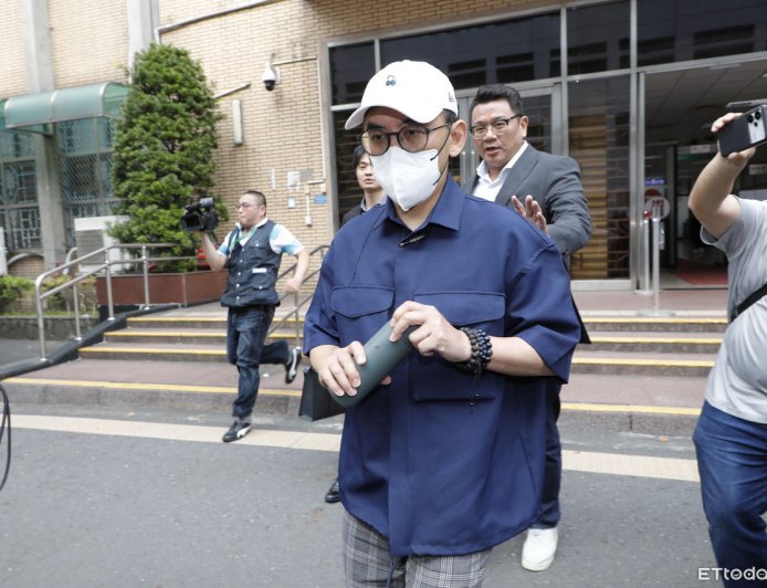 黃子佼涉持兒少性影像　累計與30被害人成立調解