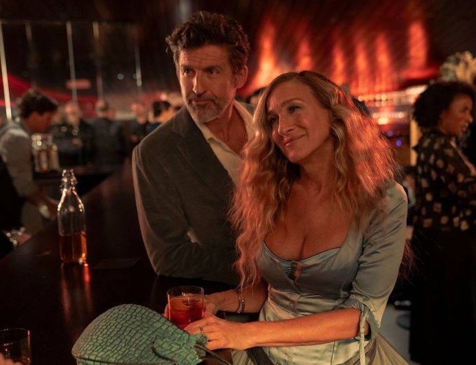 ‘And Just Like That’ Showrunner Defends ‘Flawed’ Carrie Bradshaw