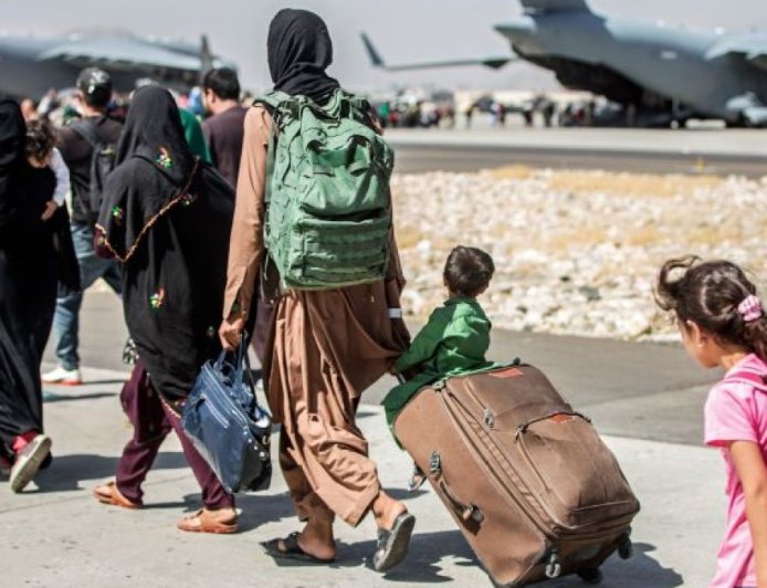 特朗普移民政策打击下，在美避难的阿富汗人回想塔利班占领喀布尔