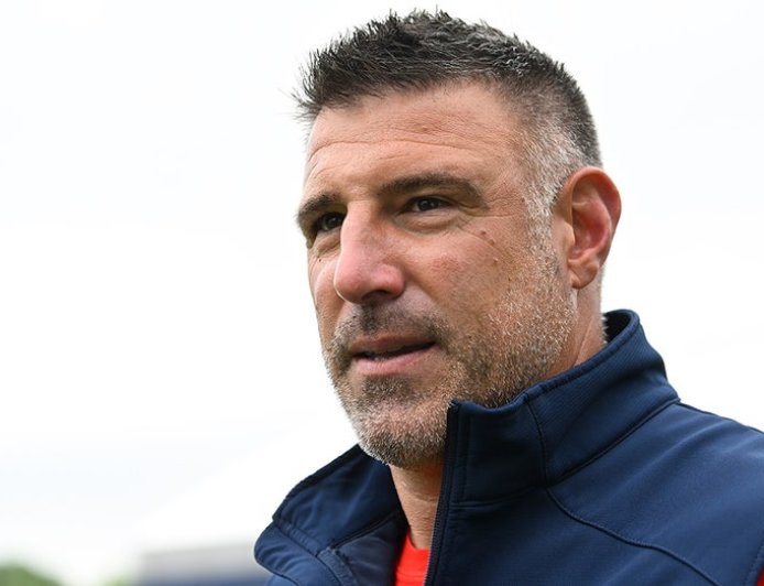 Patriots coach Mike Vrabel clashes with media over Stefon Diggs' uncertain season opener status