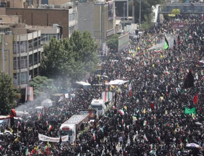 伊朗当局展开清除内部间谍行动并逮捕上万人