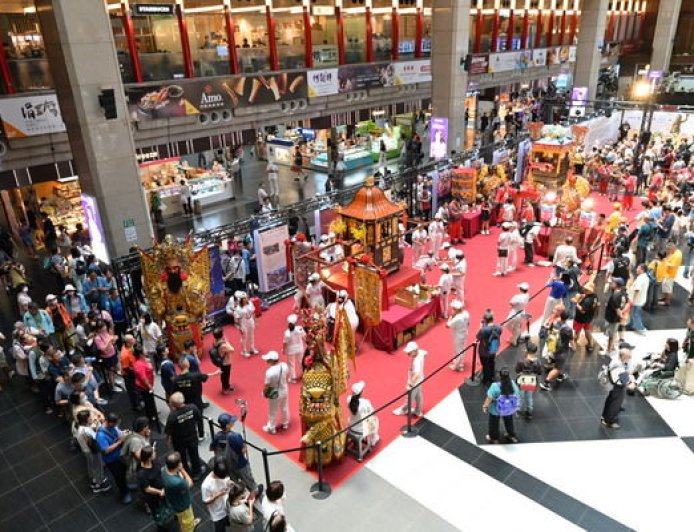 神將隨行！桃園景福宮開漳聖王神轎　首度進駐臺北車站