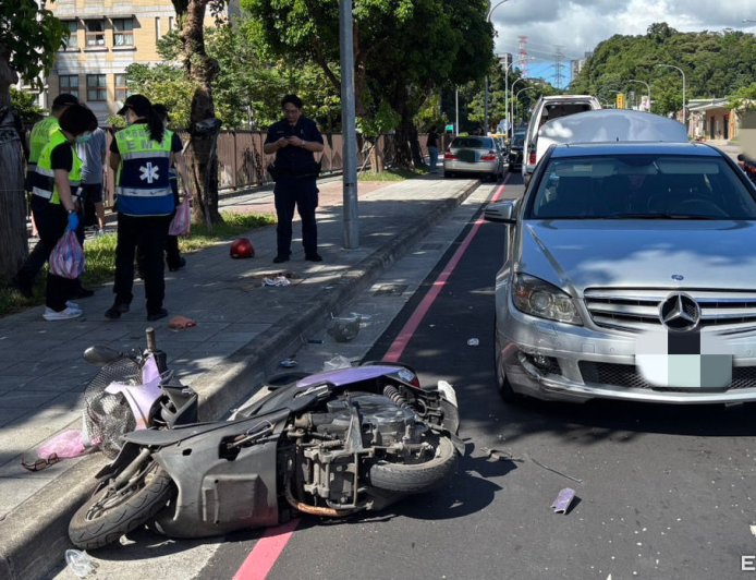 新北死亡車禍!女騎士等紅燈遭逆撞 彈飛傷重不治