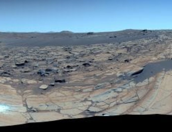 96 张照片拼接，NASA 毅力号拍摄到火星表面最清晰全景图