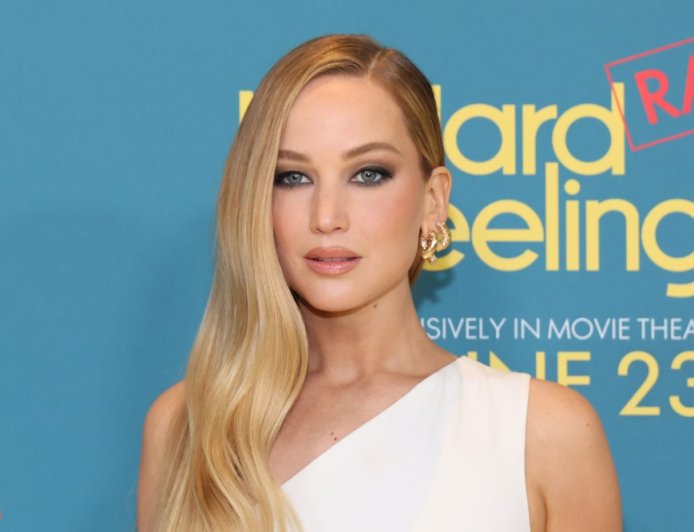 Jennifer Lawrence’s Favorite Toe-Ring Sandals Are $865 – See the Chic $22 Lookalike