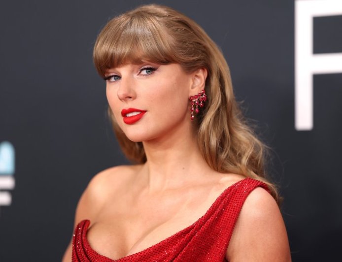Love Taylor Swifts $1,248 Showgirl Heels? These $89 Mules Look Nearly Identical