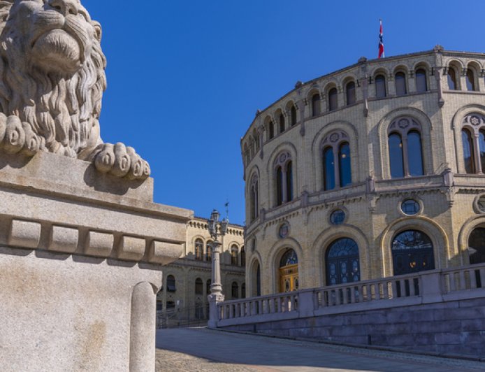 为了拿这个奖，特朗普频频打电话