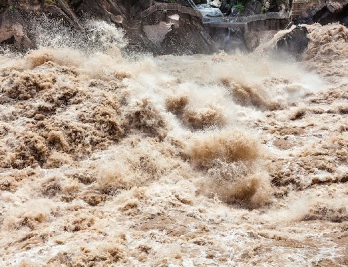 山洪已致内蒙一地野外露营9人遇难，应急管理部工作组赴现场指导救援