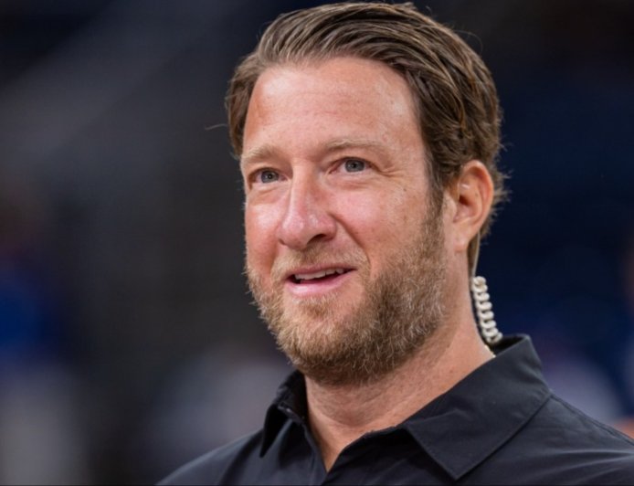 Dave Portnoy has brutal six-word message to ESPN host who made embarrassing Shedeur Sanders blunder live on air