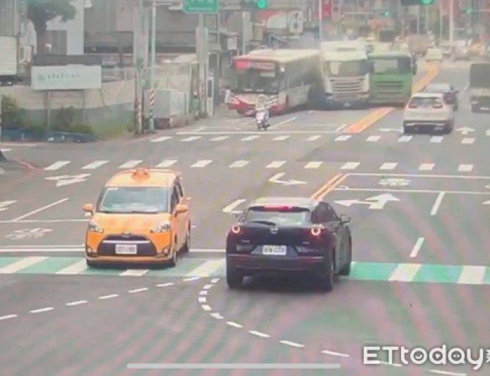 快訊/3大車連環撞!桃園客運6乘客受傷送醫 再釀500多戶停電